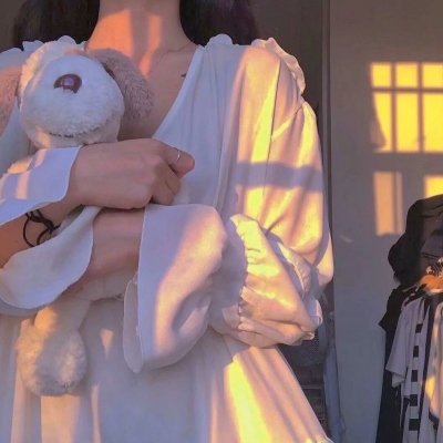 男孩超级白